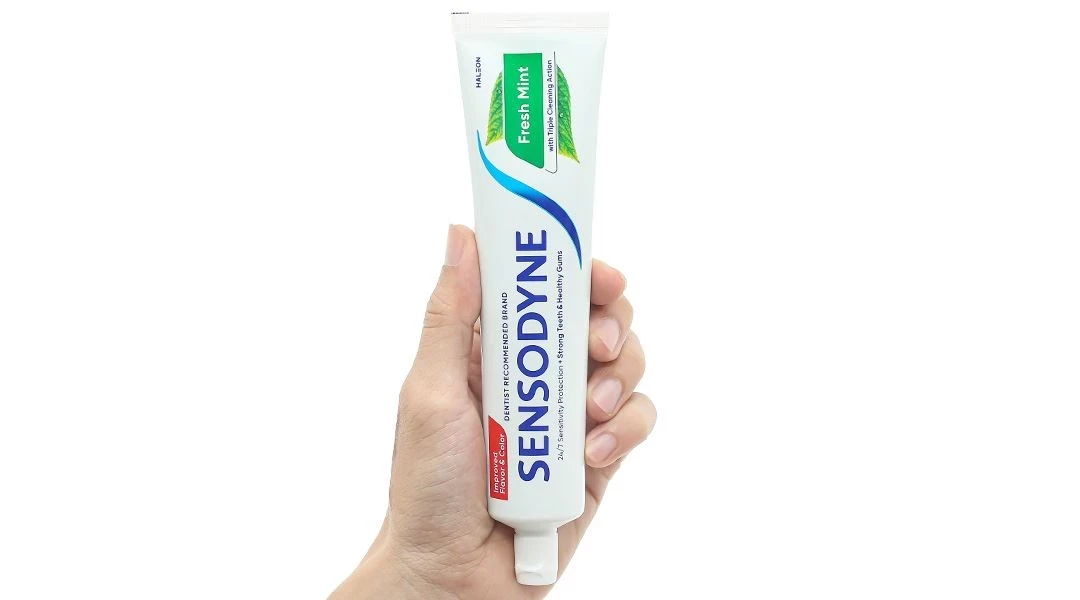 Kem đánh răng Sensodyne Fresh Mint giảm ê buốt tuýp 160g