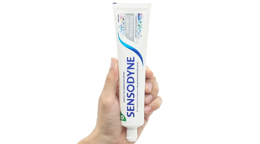Kem đánh răng Sensodyne Gentle Whitening giúp làm trắng răng tuýp 160g